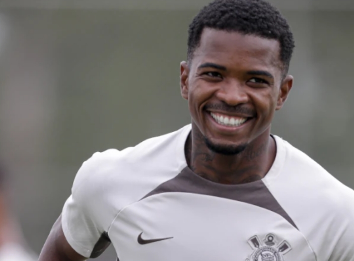 Zagueiro confirma permanência no Corinthians antes de anúncio oficial
