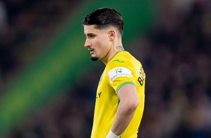 Jogador é suspenso por 6 jogos após cuspir em adversário na Inglaterra