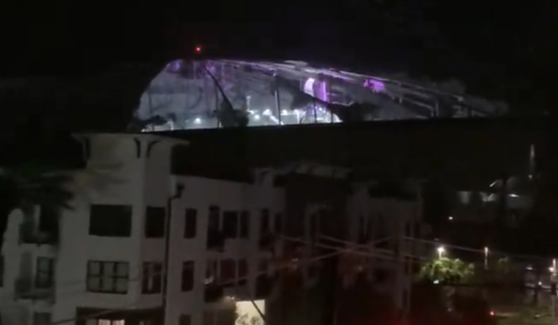 Furacão Milton destroi estádio de beisebol, nos EUA