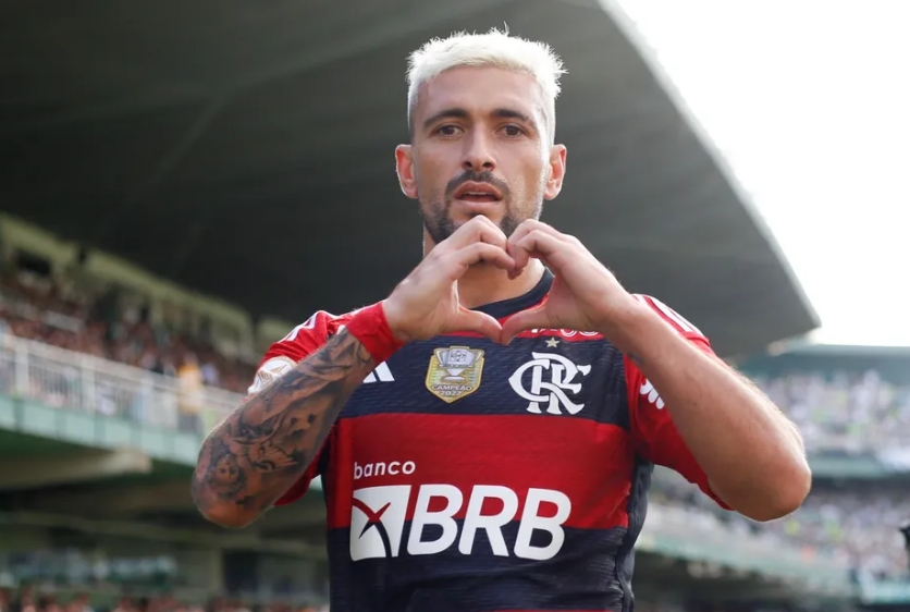 Arrascaeta vai operar o joelho na próxima semana; saiba motivo