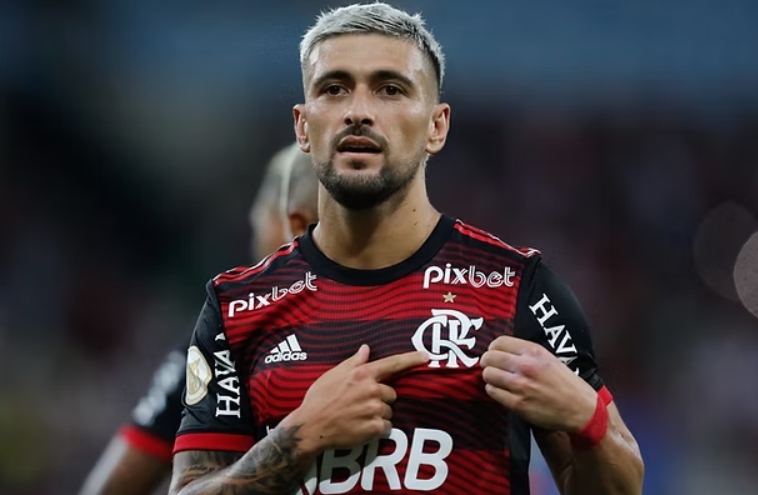 Arrascaeta brilha e abre o placar para o Flamengo no Derby das América