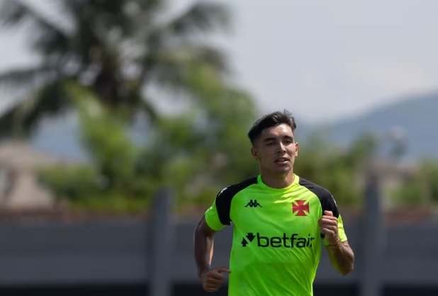 Fora dos relacionados do Vasco, Sforza recebe sondagens