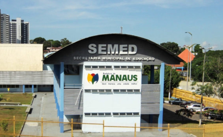 Semed está dentro do prazo para abonos, diz TCE-AM em decisão favorável