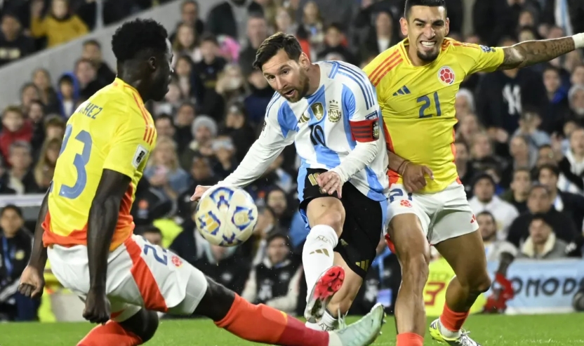 Argentina e Colômbia empatam em jogo com golaço, expulsão e confusões