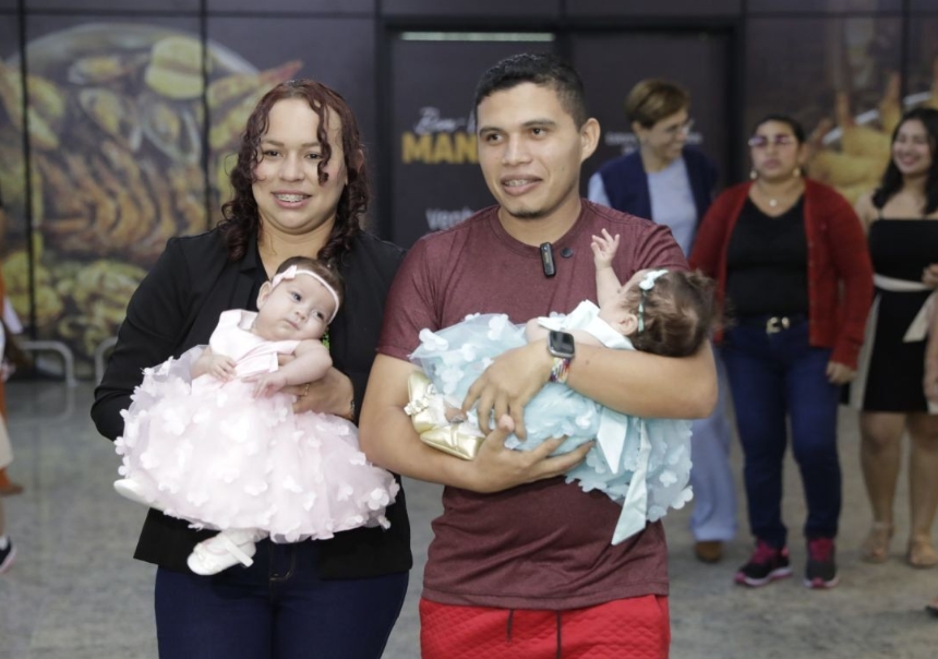  Gêmeas siamesas retornam ao Amazonas após cirurgia de separação