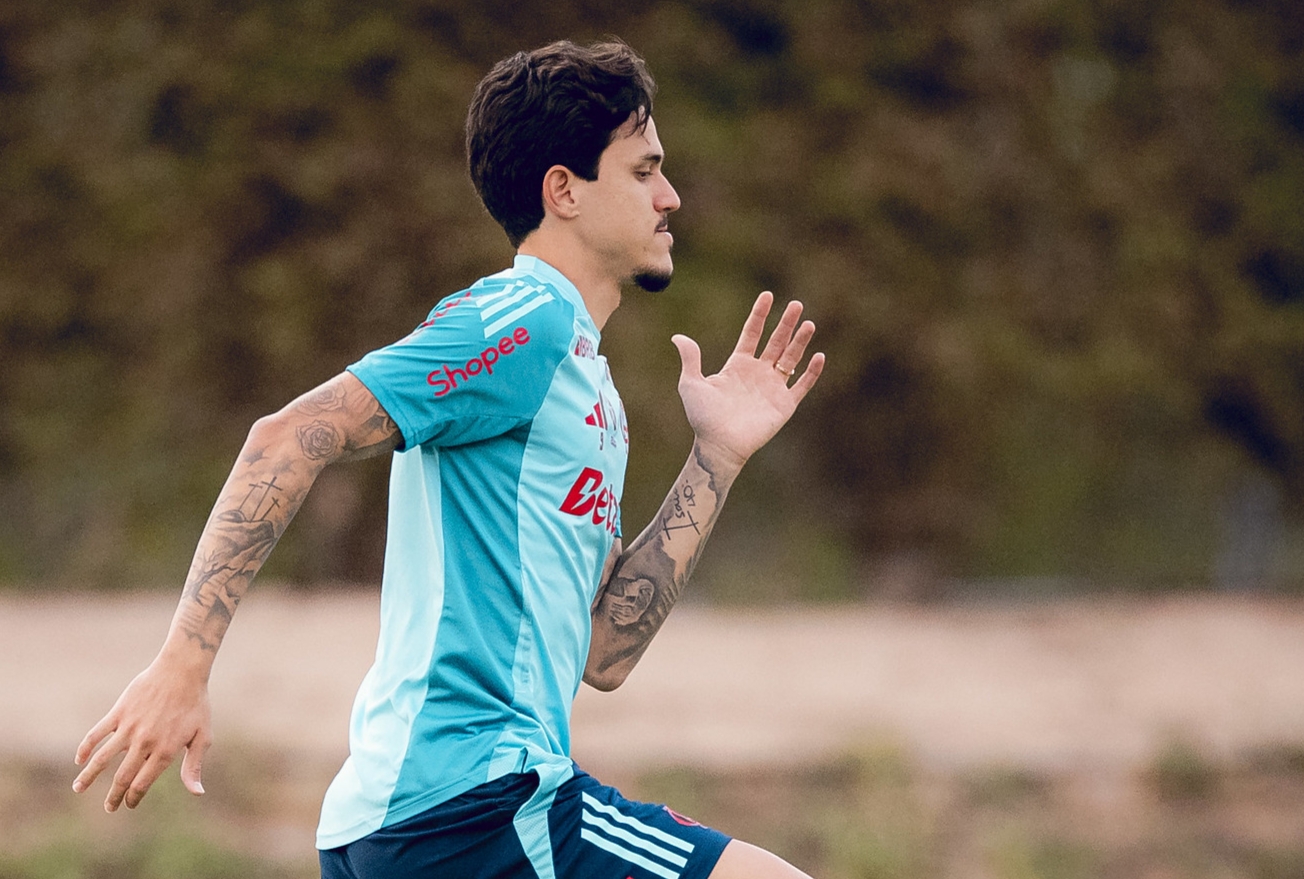 Pedro vai a campo pela primeira vez desde a lesão no Flamengo