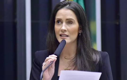 Em estado grave, deputada federal Amália Barros passa por nova cirurgia