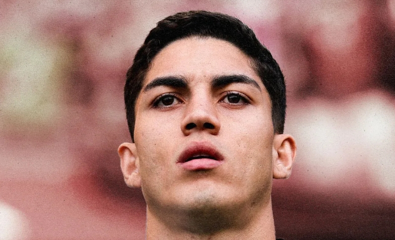 Clube inglês oficializa contratação de zagueiro do Botafogo