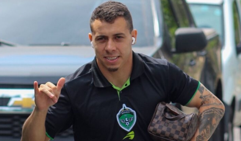 Atacante Silvano acerta rescisão e deixa o elenco do Manaus FC