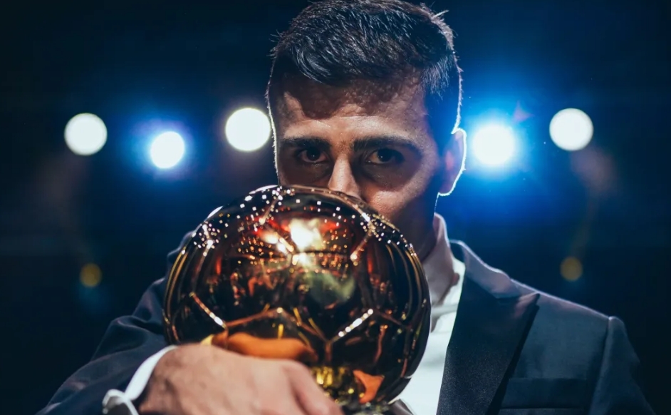 Rodri diz que mereceu Bola de Ouro e fala sobre Vini Jr.