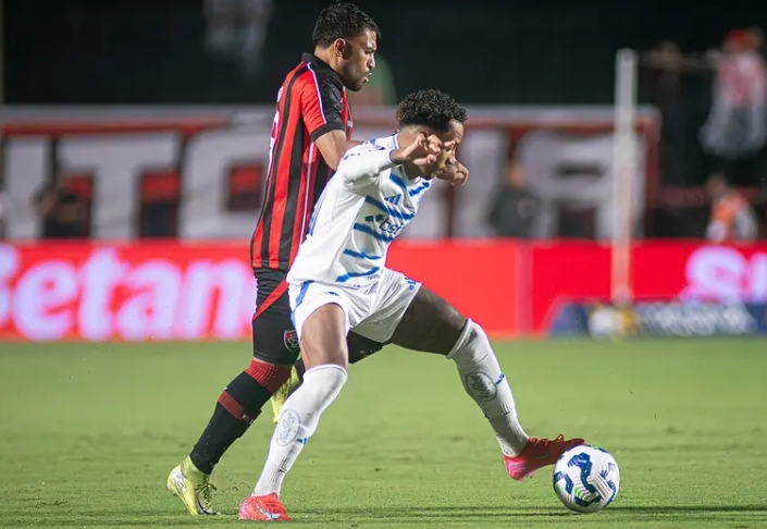 Cruzeiro empata com Vitória e perde chance de assumir a ponta do Brasileiro