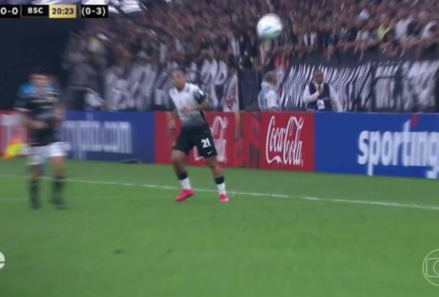 Corinthians vence Barcelona-EQU por 2 a 0, mas é eliminado da Libertadores