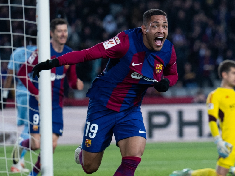 Barcelona não conta com Vitor Roque para a próxima temporada, diz jornal