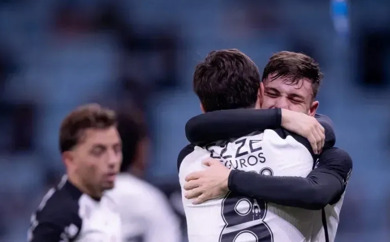 Referência no Corinthians, Garro volta a jogar 90 minutos após três meses