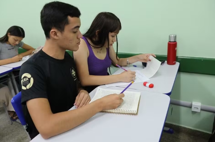 UEA abre inscrições para 85 vagas em curso pré-vestibular em Manaus