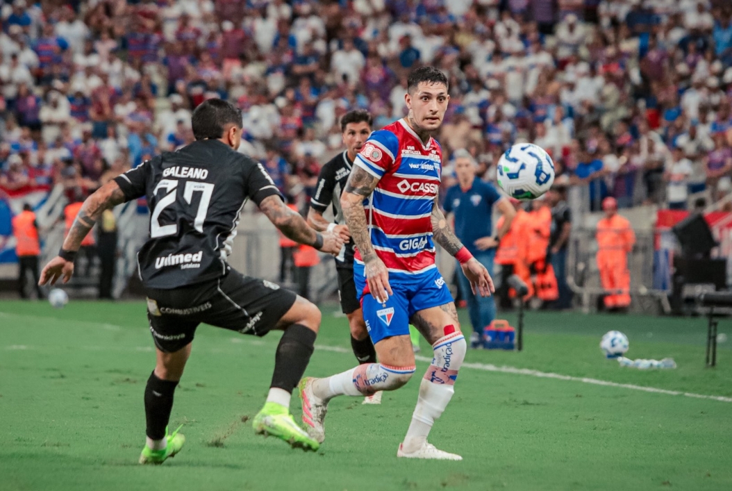 Ceará vence Clássico-Rei, sobe na tabela, e Fortaleza segue no Z-4