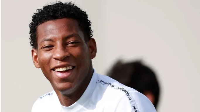 Alvo do Corinthians já foi chamado de 'substituto de Neymar'