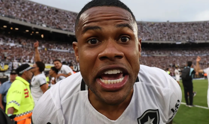 Atlético-MG encaminha contratação do atacante Júnior Santos, do Botafogo