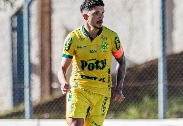 Yuri Lima se declara em primeira foto de sua filha com Iza