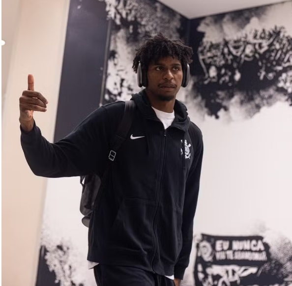 Corinthians consegue fiador para fechar compra de Hugo Souza