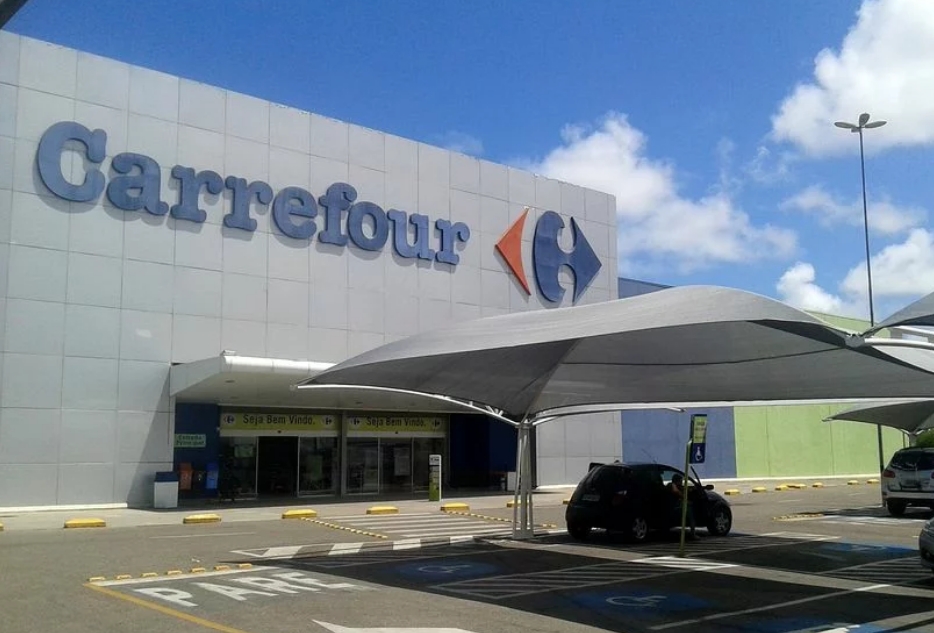 Carrefour e Samsung são condenados por vender TV danificada em Manaus