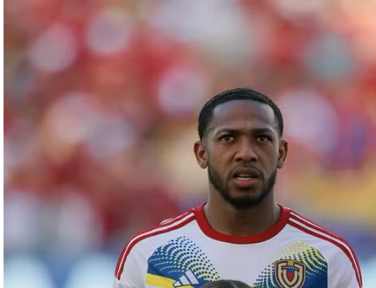 Corinthians acerta contratação do volante venezuelano José Martínez