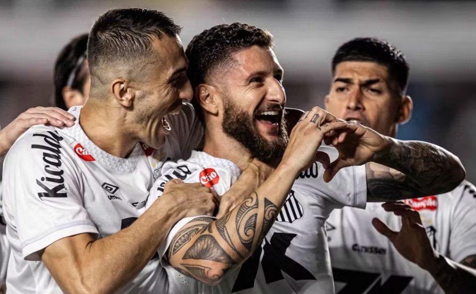 Santos vence Corinthians, encerra jejum e respira no Brasileirão