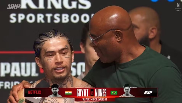 Whindersson tem Anderson Silva de tradutor em pesagem nos EUA