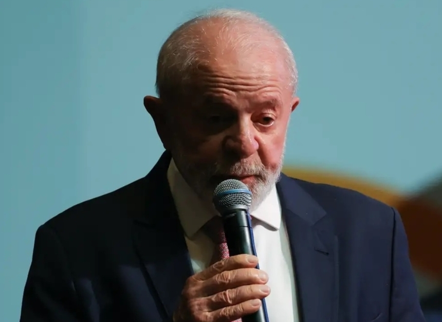 'Se taxar o aço, vamos reagir', diz Lula sobre tarifaço de Trump