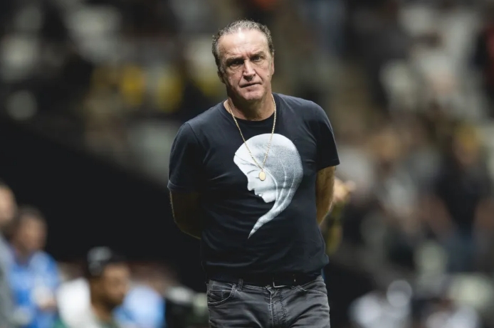 Cuca explica rotação dos titulares no Atlético-MG e cita Mourinho