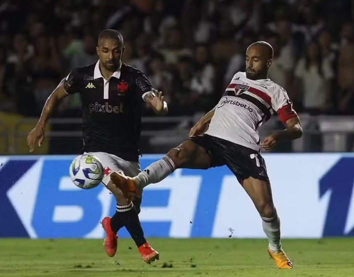 Vasco e São Paulo se enfrentam hoje pelo Campeonato Brasileiro