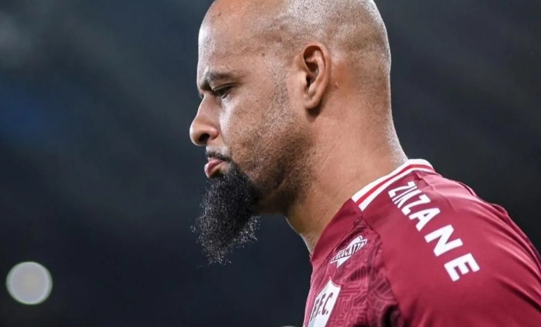 Mário Bittencourt define futuro de Felipe Melo no Fluminense