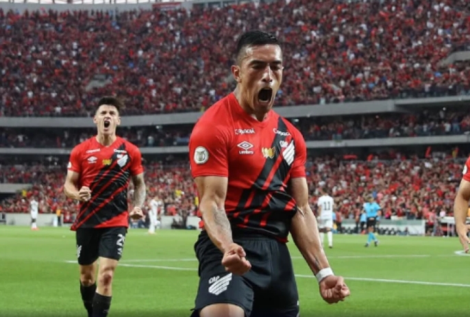 Atlético-MG faz consulta por Tomás Cuello, do Athletico-PR