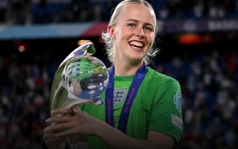 The Best 2025: Hannah Hampton é eleita a melhor goleira do ano