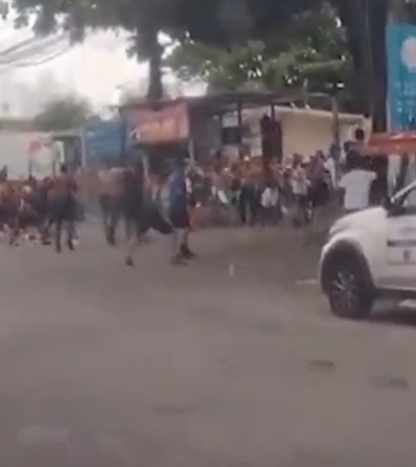 Torcedores se envolvem em briga antes de jogo entre Fluminense e Flamengo