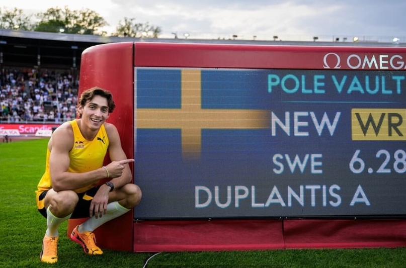 Armand Duplantis quebra o recorde mundial do salto com vara pela 12ª vez