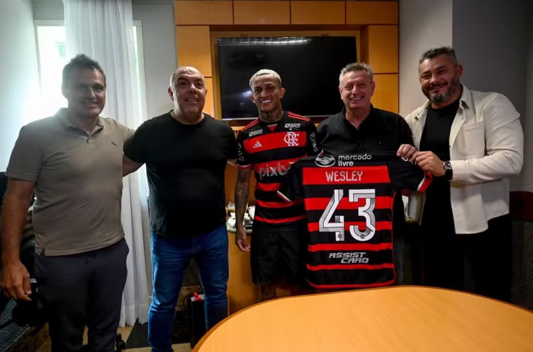Flamengo renova contrato de lateral Wesley até dezembro de 2028
