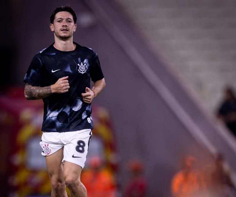 Corinthians bate o Ceará fora de casa e volta a vencer pelo Brasileiro