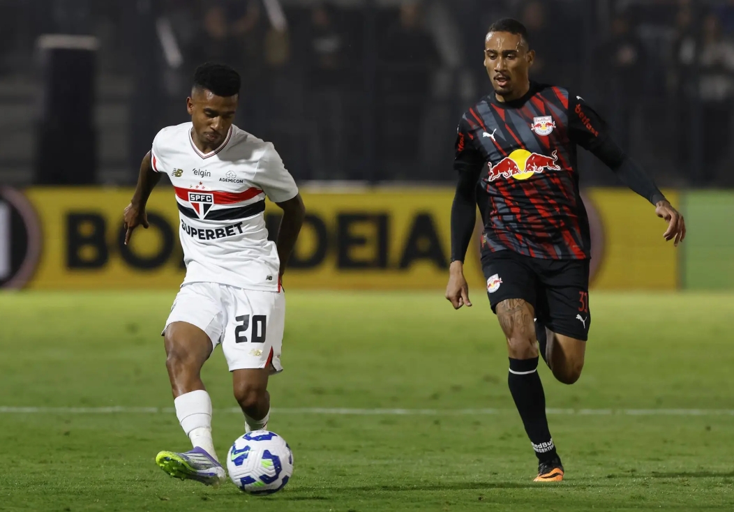 São Paulo empata com o Bragantino, aumenta jejum e segue próximo ao Z4