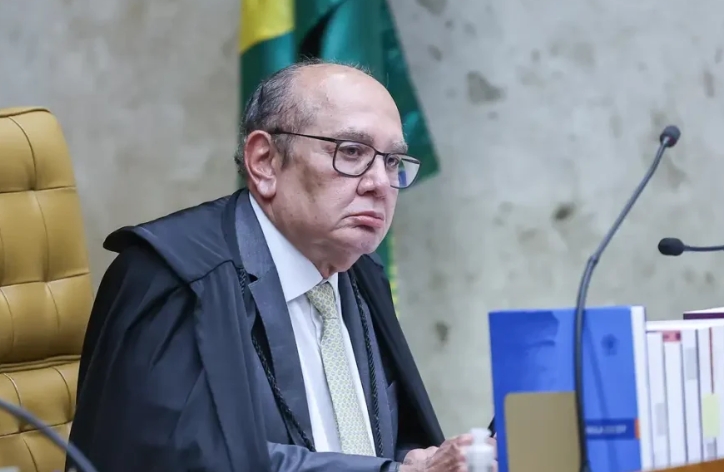 Ministro Gilmar Mendes nega prisão domiciliar a Bolsonaro