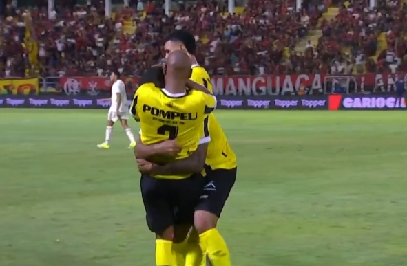 Expulsão relâmpago derruba Flamengo: Volta Redonda vence por 3 a 0