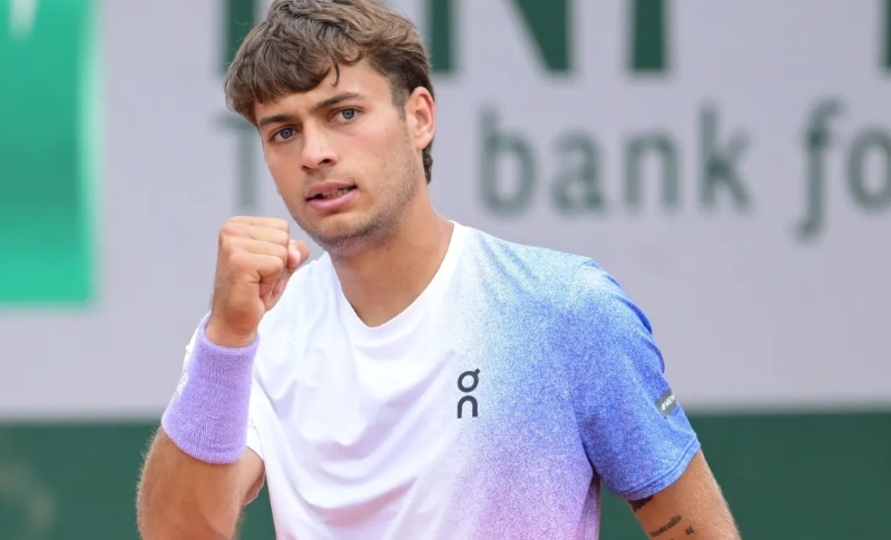 João Fonseca perde de virada para Cobolli na estreia do ATP 500 de Halle