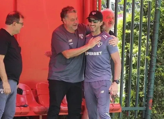 Presidente do São Paulo manda recado e abre portas para retorno de Zubeldía