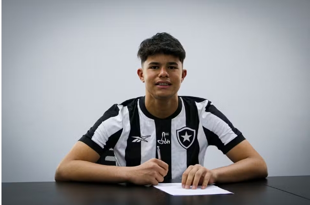 Botafogo contrata goleiro Bruninho Samudio para o time Sub-14