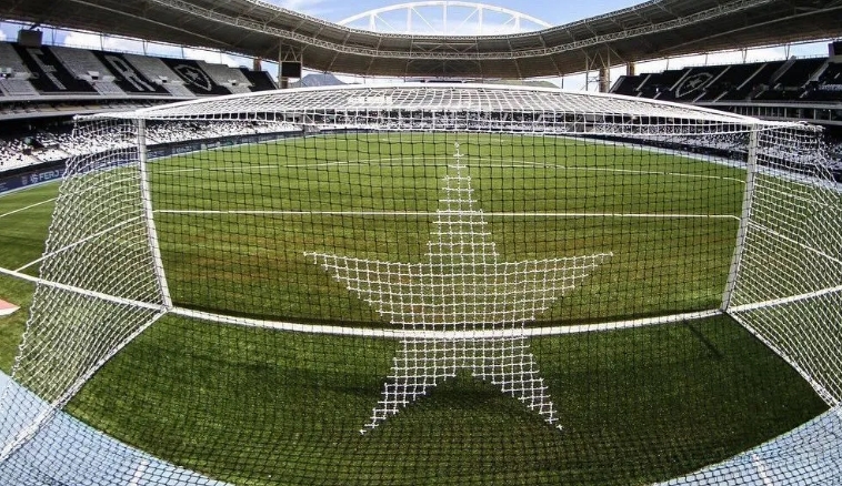 Botafogo é punido por ato racista de torcedor em jogo contra o Palmeiras