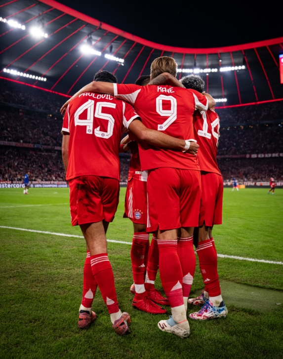 Kane dá show e leva Bayern de Munique à vitória sobre o Chelsea pela Champions