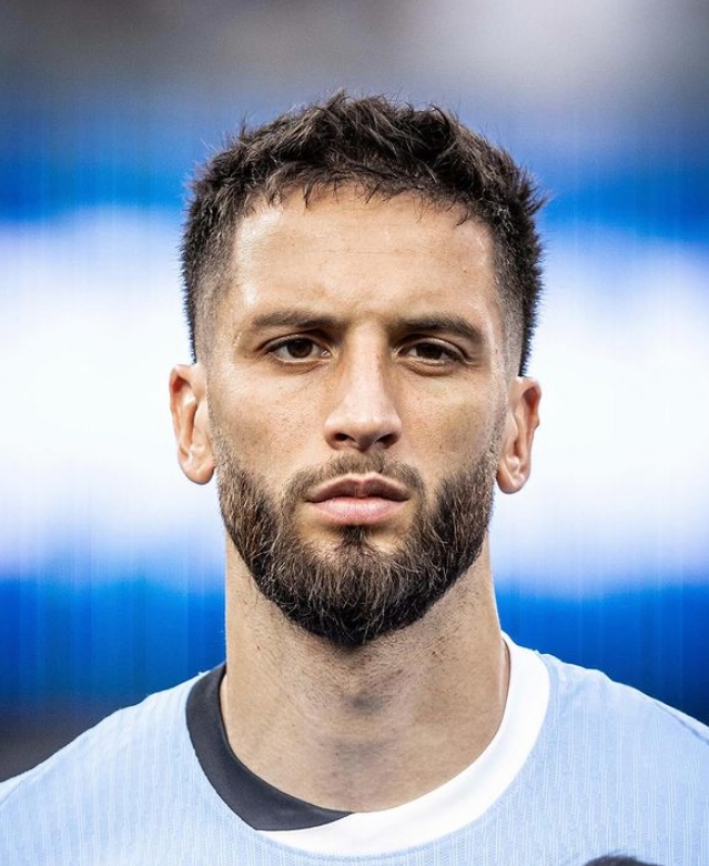 Jogador do Tottenham é suspenso por comentários racistas sobre companheiro