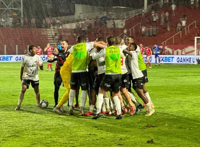 Ponte Preta e Ituano são rebaixados para a Série C