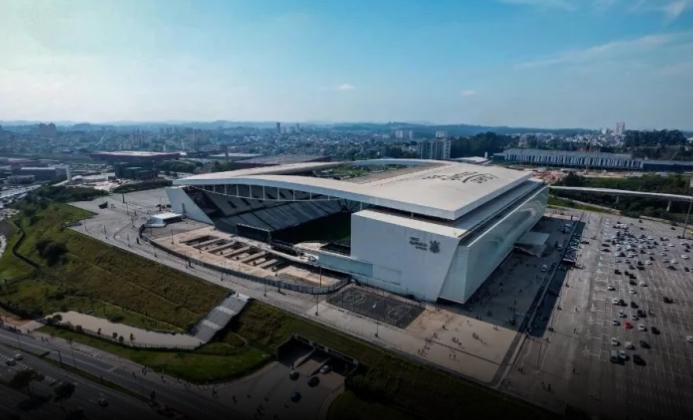 Site de acompanhantes se torna maior doador da vaquinha do Corinthians