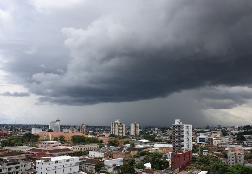 Prefeitura registra quatro ocorrências durante forte chuva em Manaus